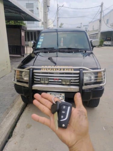 ឡានបង លក់តម្លៃ 4000$ ចរចា (បញ្ជាក់៖ លេខដៃ)