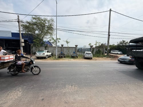 ដីអាជីវកម្ម កែងលក់នៅលើផ្លូវ92