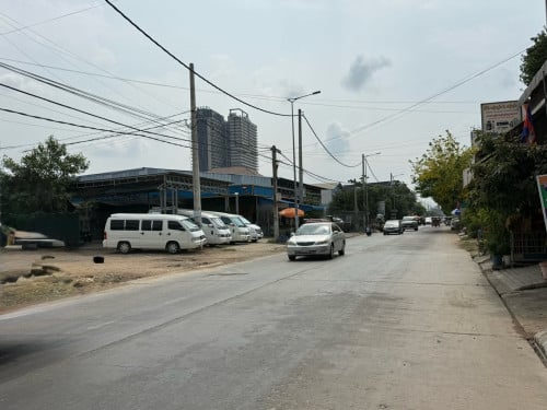 ដីអាជីវកម្ម កែងលក់នៅលើផ្លូវ92
