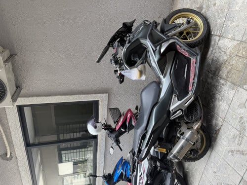 លក់ ADV 150cc 020 លក់ទាំងស្លាកលេខនិងគ្រឿងលេងថែមជូនគ្រឿងសុីនម្ចាស់ដើមកាតគ្រីឈ្មោះខ្ញុំផ្ទាល់