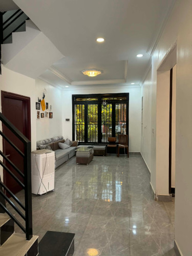 វីឡាទោលលក់ Borey CS 2 ក្រោយផ្សារបាត់ដឹង