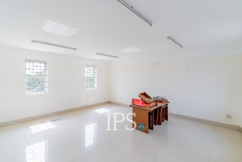 #FORSALE 🏗 ដីជាមួយអគារទំហំ 1,530 ម៉ែត្រការេ -📍ព្រែកថ្មី, ភ្នំពេញ