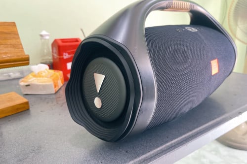 លក់ Jbl Boom Box 2 សំលេងនៅអេម ថ្មនៅកាន់ល្អ