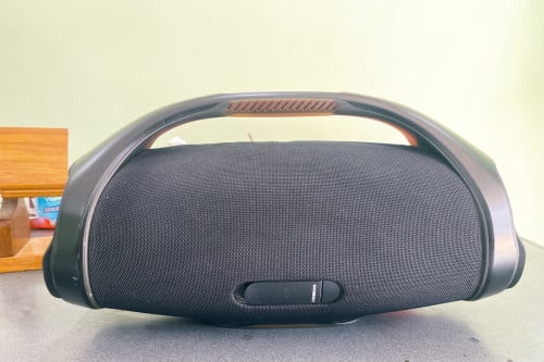 លក់ Jbl Boom Box 2 សំលេងនៅអេម ថ្មនៅកាន់ល្អ