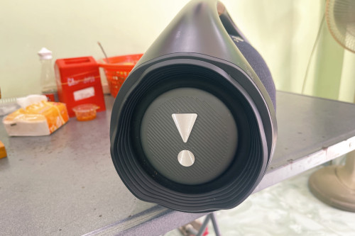 លក់ Jbl Boom Box 2 សំលេងនៅអេម ថ្មនៅកាន់ល្អ