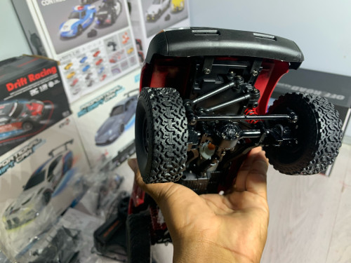 ឡានបញ្ជា​ Off-road ប៉ុងពីរ​ (4X4)វិលកង់មុខក្រោយ​ ទំហំធំ