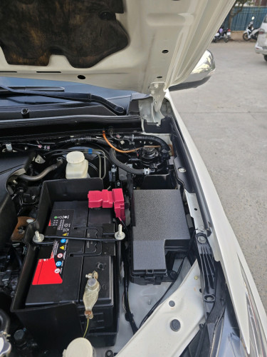 ថ្មីគ្មានកន្លែងទាស Pajero Sport 7កៅអី