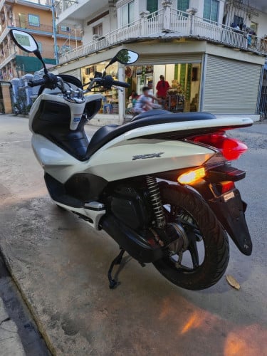 លក់ Pcx ក្រដាស់ពន្ធ សានុំដើម មកពីជប៉ុន ជឹះស្រួល
