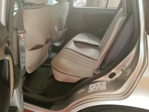 រថយន្តRAV4ពណ៏ទឹកប្រាក់03ប៉ុង1fullស្អាតអត់បុកលក់10500$ចរចារTe:098959793. 012859813។