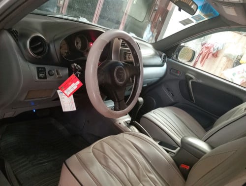 រថយន្តRAV4ពណ៏ទឹកប្រាក់03ប៉ុង1fullស្អាតអត់បុកលក់10500$ចរចារTe:098959793. 012859813។