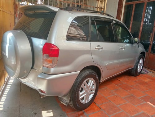 រថយន្តRAV4ពណ៏ទឹកប្រាក់03ប៉ុង1fullស្អាតអត់បុកលក់10500$ចរចារTe:098959793. 012859813។