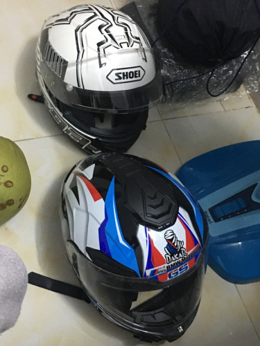 មួកសុវត្តិភាព SHOEI ថ្មី90% 65$