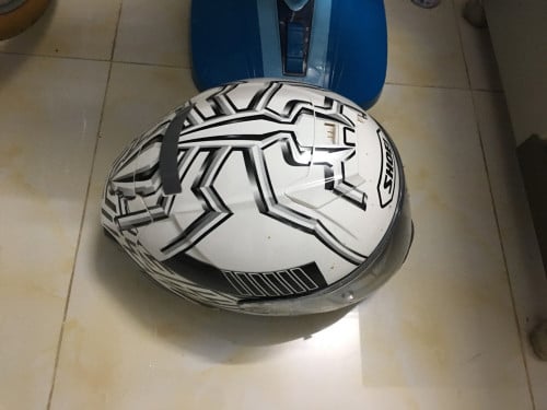 មួកសុវត្តិភាព SHOEI ថ្មី90% 65$