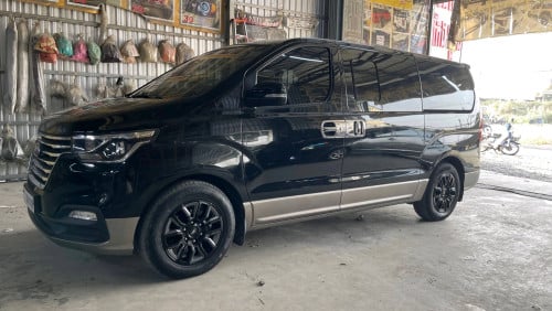 ឡានលក់ STAREX HVX 2012 Update 2020 ក្នុងលឿងធានាឡានថ្មីជូន ឯកសារគ្រប់💯