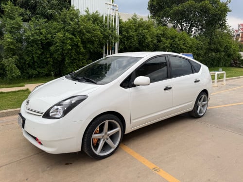 ឡានលក់ Toyota Pruis 05Full ប្រភេទឡានស្អាតថ្មីដាច់សុីនចិត្តមួយជុំ អាគុយតែមបី ABSទេីបដូរហេីយ🎁