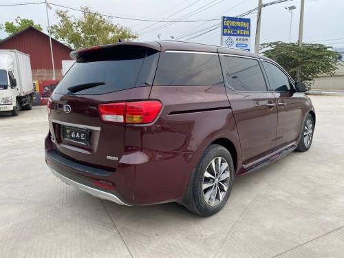 2017 Kia Carnival Diesel - 11 seats - full options