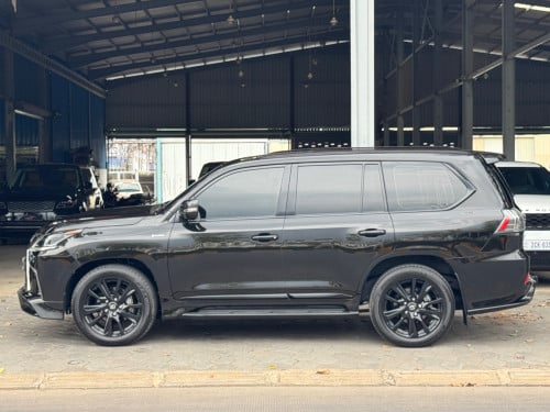 2020 LX570 Black Edition S 黒 KURO