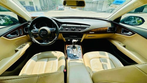 Audi A7 2014 ម្ចាស់ទិញក្រដាសពន្ធក្នុងឆ្នាំ2024(៤មុឺនជាង)ឡានមិនដែរមានប្រវត្តិជួលទេ តម្លៃ17500$ចរចារ
