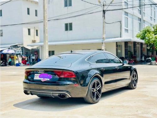 Audi A7 2014 ម្ចាស់ទិញក្រដាសពន្ធក្នុងឆ្នាំ2024(៤មុឺនជាង)ឡានមិនដែរមានប្រវត្តិជួលទេ តម្លៃ17500$ចរចារ