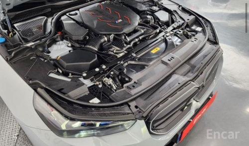 BMW G90 M5 Hybrid Sedan 2025