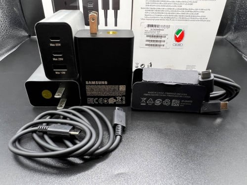 EP18-ឈុត Sam 65W Super Fast Charging 2PD+1USB