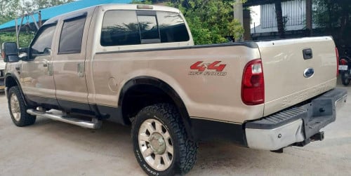 Ford F-250 ឆ្នាំ08 ឡានក្រដាសពន្ធ ម៉ាស៊ូតស៊ីន កាពីតាស់ អត់បុកប៉ះ ឡានស្អាត មានពន្ធ លក់ធូៗ 13500 $ ចរចា