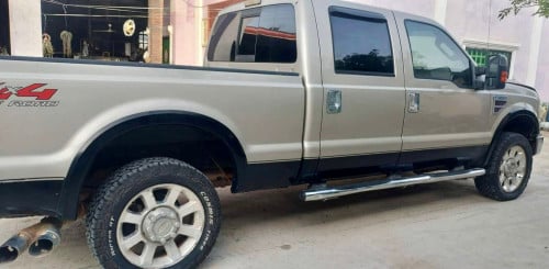 Ford F-250 ឆ្នាំ08 ឡានក្រដាសពន្ធ ម៉ាស៊ូតស៊ីន កាពីតាស់ អត់បុកប៉ះ ឡានស្អាត មានពន្ធ លក់ធូៗ 13500 $ ចរចា