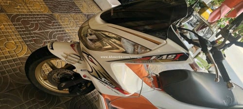Honda PCX 017 មួយទឹក 80%