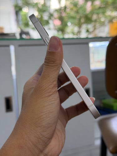 iPhone 12 (64)G