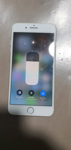 iPhone 8 plus 64G អត់ជាប់អ្វីទាំងអស់សំណុំ