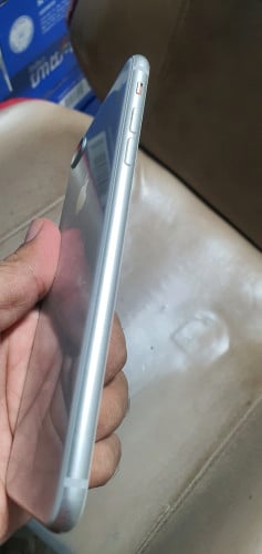 iPhone 8 plus 64G អត់ជាប់អ្វីទាំងអស់សំណុំ