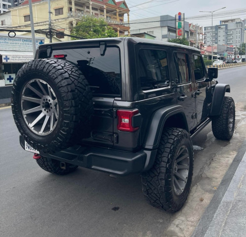 Jeep Rubicon ឆ្នាំ2019 ក្រដាសពន្ធ ធានាឡានស្អាត ទឹកថ្នាំហ្ស៊ីន1ជុំ