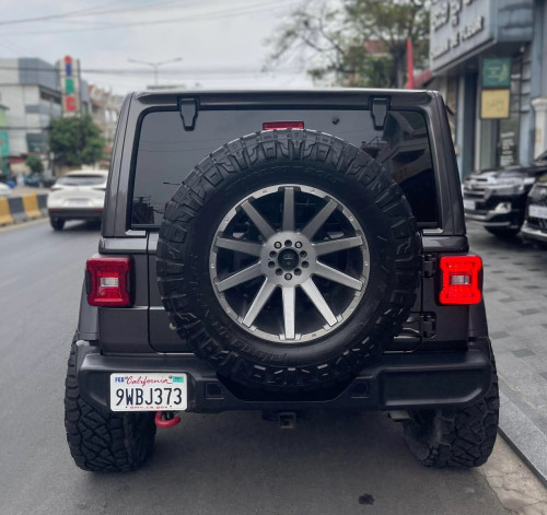 Jeep Rubicon ឆ្នាំ2019 ក្រដាសពន្ធ ធានាឡានស្អាត ទឹកថ្នាំហ្ស៊ីន1ជុំ