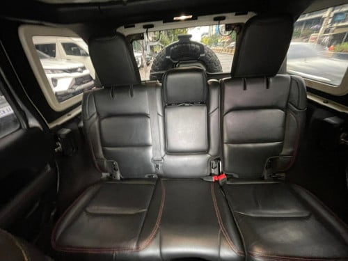 Jeep Rubicon ឆ្នាំ2019 ក្រដាសពន្ធ ធានាឡានស្អាត ទឹកថ្នាំហ្ស៊ីន1ជុំ