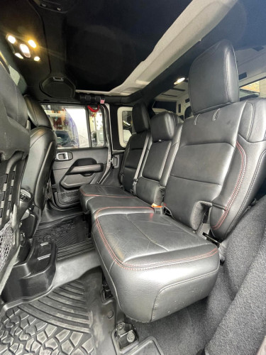 Jeep Rubicon ឆ្នាំ2019 ក្រដាសពន្ធ ធានាឡានស្អាត ទឹកថ្នាំហ្ស៊ីន1ជុំ