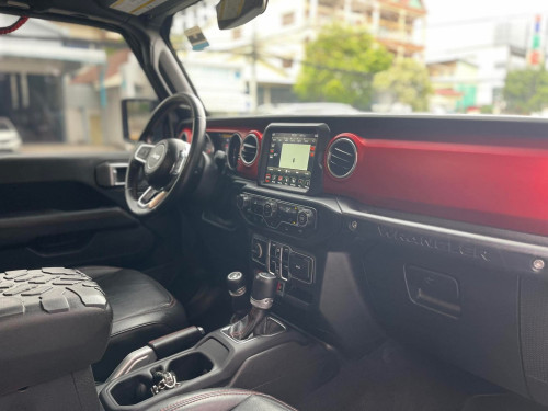 Jeep Rubicon ឆ្នាំ2019 ក្រដាសពន្ធ ធានាឡានស្អាត ទឹកថ្នាំហ្ស៊ីន1ជុំ