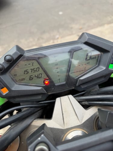 Kawasaki Z800 2014 ពន្ធពេញឆ្នាំ តម្លៃ $4200 ចរចារ
