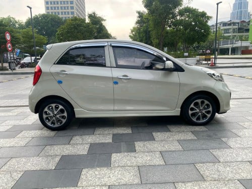 Kia morning ឆ្នាំ2012 full option sport ប្រើសោរ