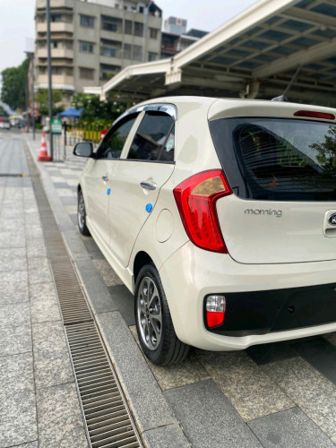 Kia morning ឆ្នាំ2012 full option sport ប្រើសោរ