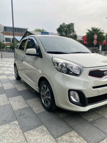 Kia morning ឆ្នាំ2012 full option sport ប្រើសោរ