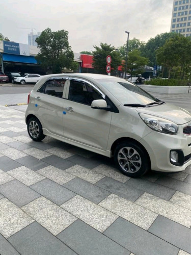 Kia morning ឆ្នាំ2012 full option sport ប្រើសោរ