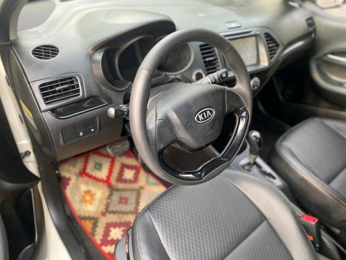 Kia morning ឆ្នាំ2012 full option sport ប្រើសោរ