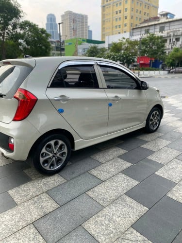 Kia morning ឆ្នាំ2012 full option sport ប្រើសោរ