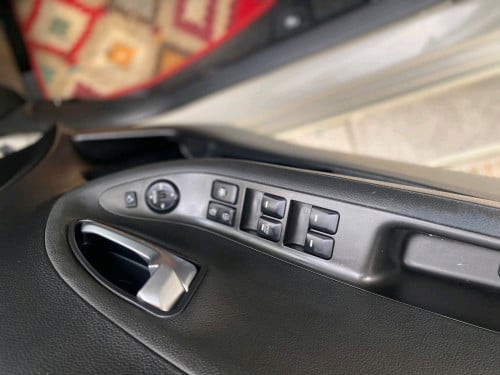 Kia morning ឆ្នាំ2012 full option sport ប្រើសោរ
