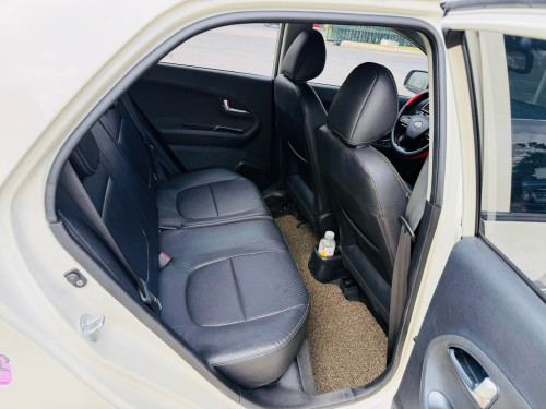 Kia morning f-sports full option smart key ឡានថ្មី