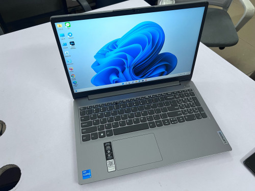 Lenovo Ideapad slim 3
