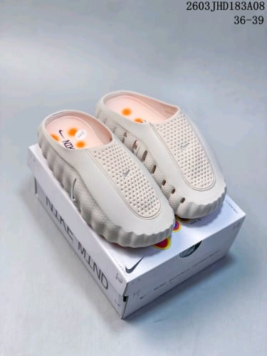 Nike Mind 001 运动恢复拖鞋(或称“穆勒鞋”)