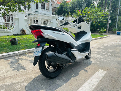 PCX white 2016