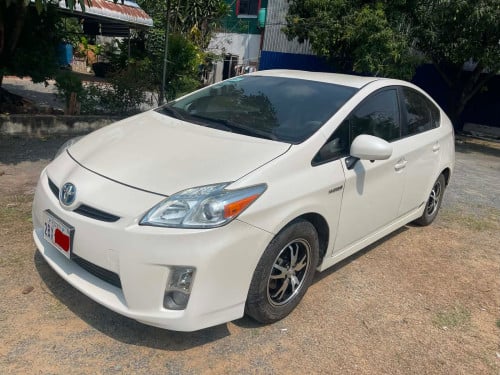 Prius options 3 ឡានអ្នកប្រើផ្ទាល់ ចង់លក់