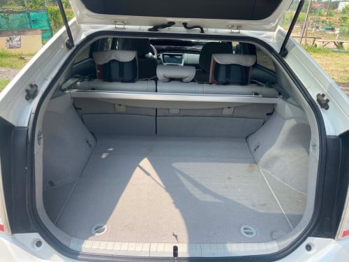 Prius options 3 ឡានអ្នកប្រើផ្ទាល់ ចង់លក់